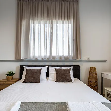 Chrystal Residences Апартаменти
