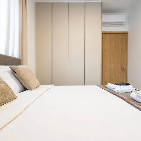 Chrystal Residences Apartamento *
