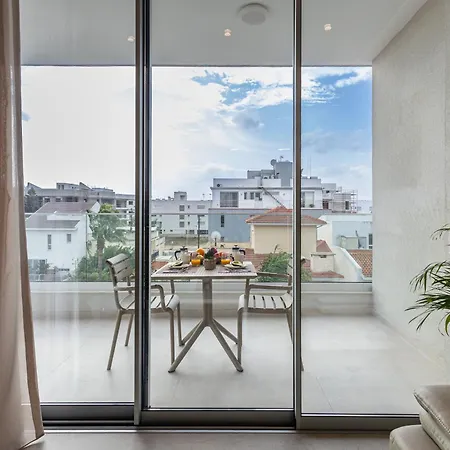 Chrystal Residences Apartamento *