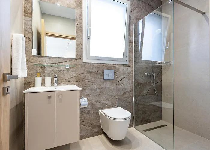 Chrystal Residences Apartment *