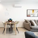 Chrystal Residences Apartman *
